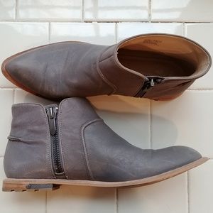 Calvin Klein Jeans Gray Ankle Boots Size 9